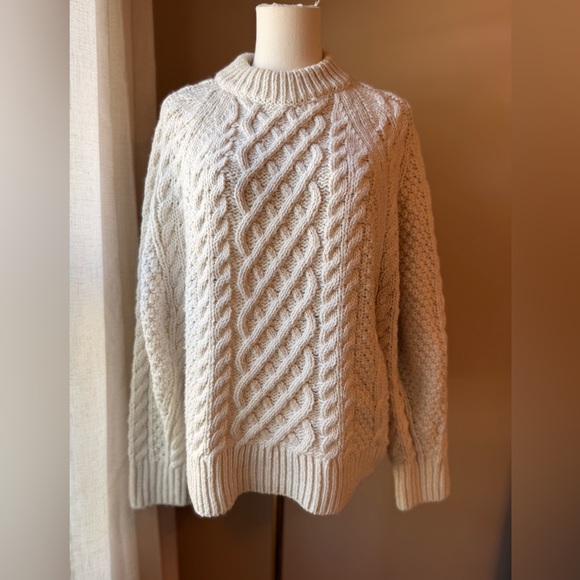 H&M Sweaters - H&M knit fisherman sweater
